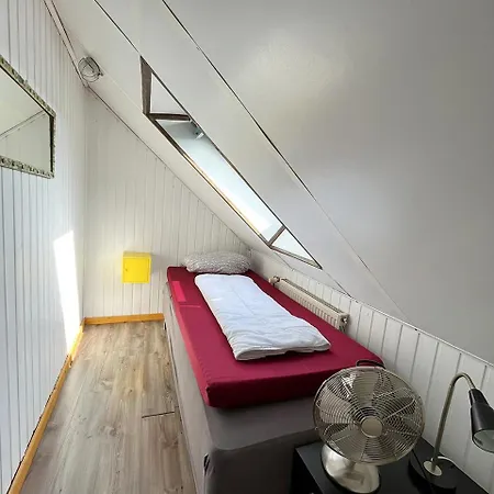 شباب هومبلانيت لبسيا