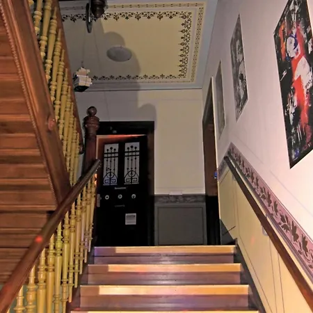 شباب هومبلانيت لبسيا