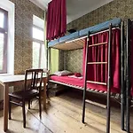 Хостел Homeplanet *