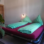 Хостел Homeplanet *