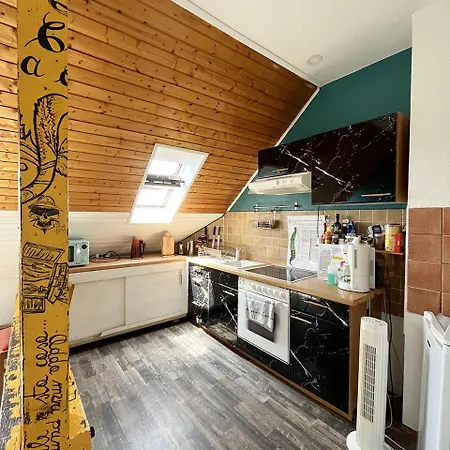 Homeplanet Hostal *