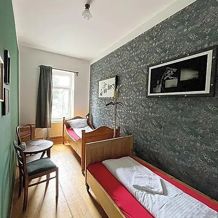 Homeplanet Hostel *