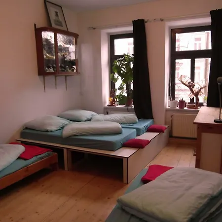 Homeplanet Hostal *
